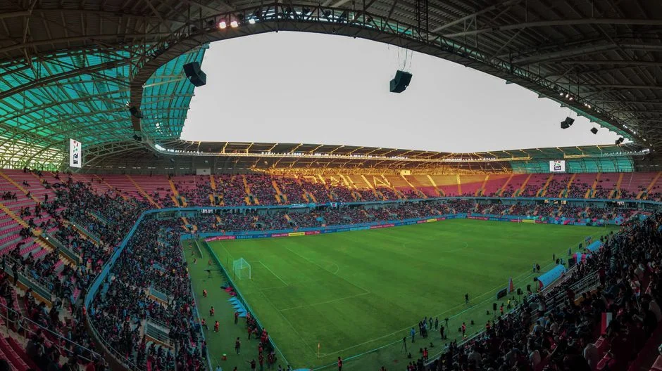 邹市明复出传闻升级：拳馆训练与商业合作引发热议